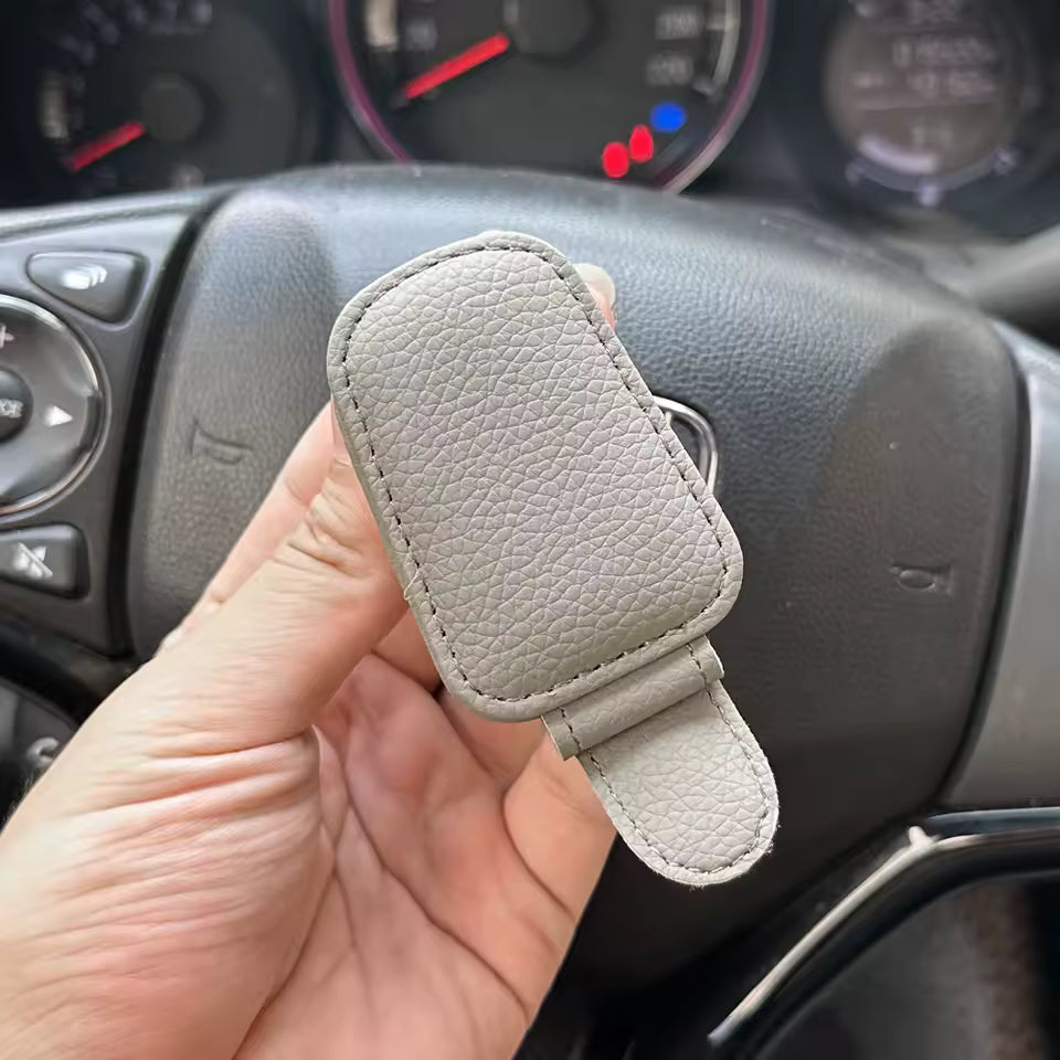 Brillenhalterung für Auto