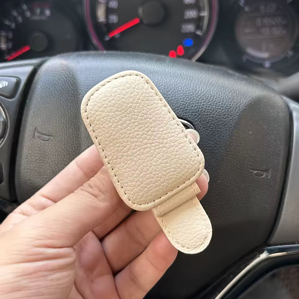 Brillenhalterung für Auto